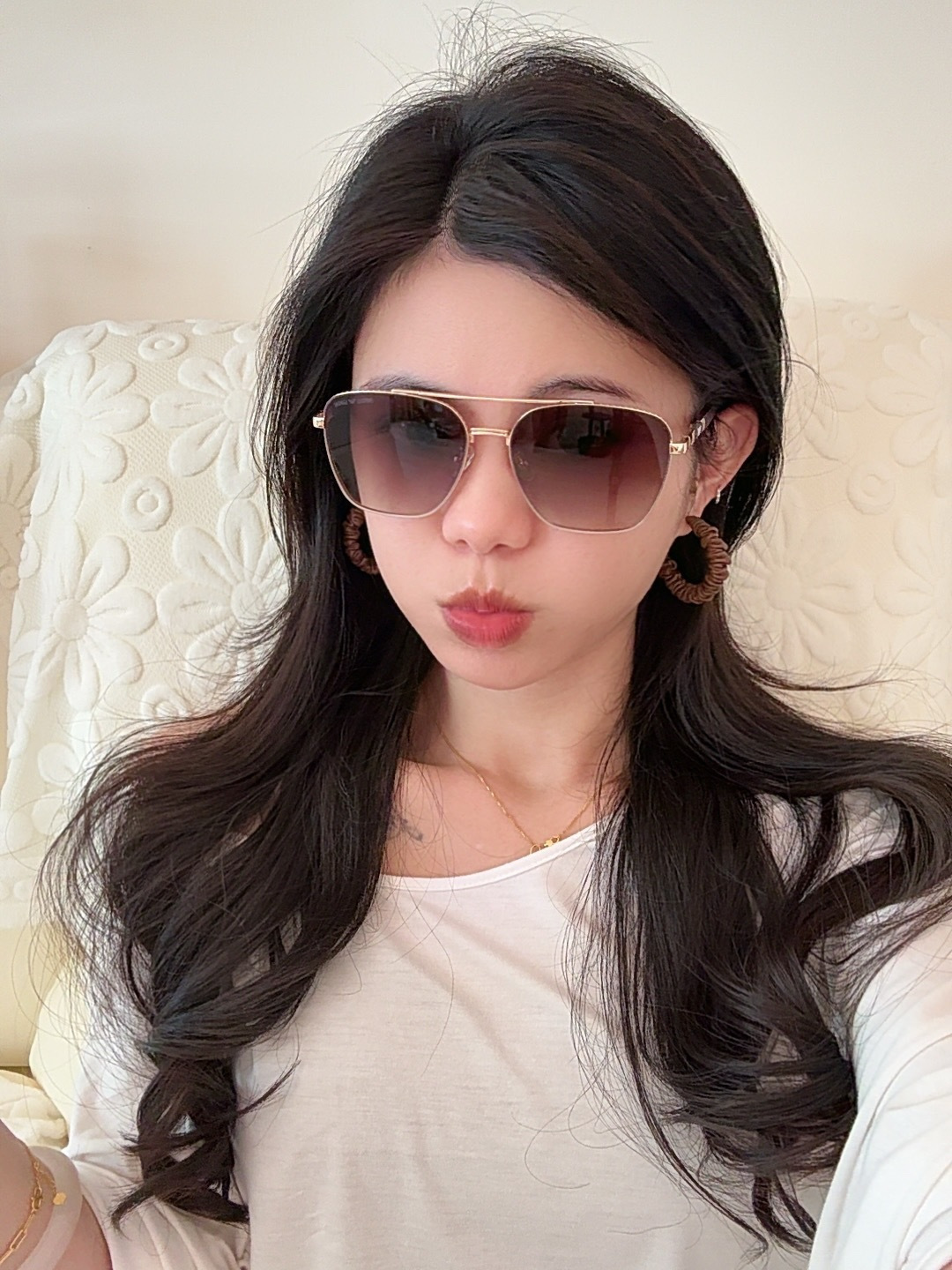 【阿玛尼】2025新款超百搭金属太阳镜、造型轮廓超大镜框完美修饰脸型，时尚超级百搭 ！型号：A82230