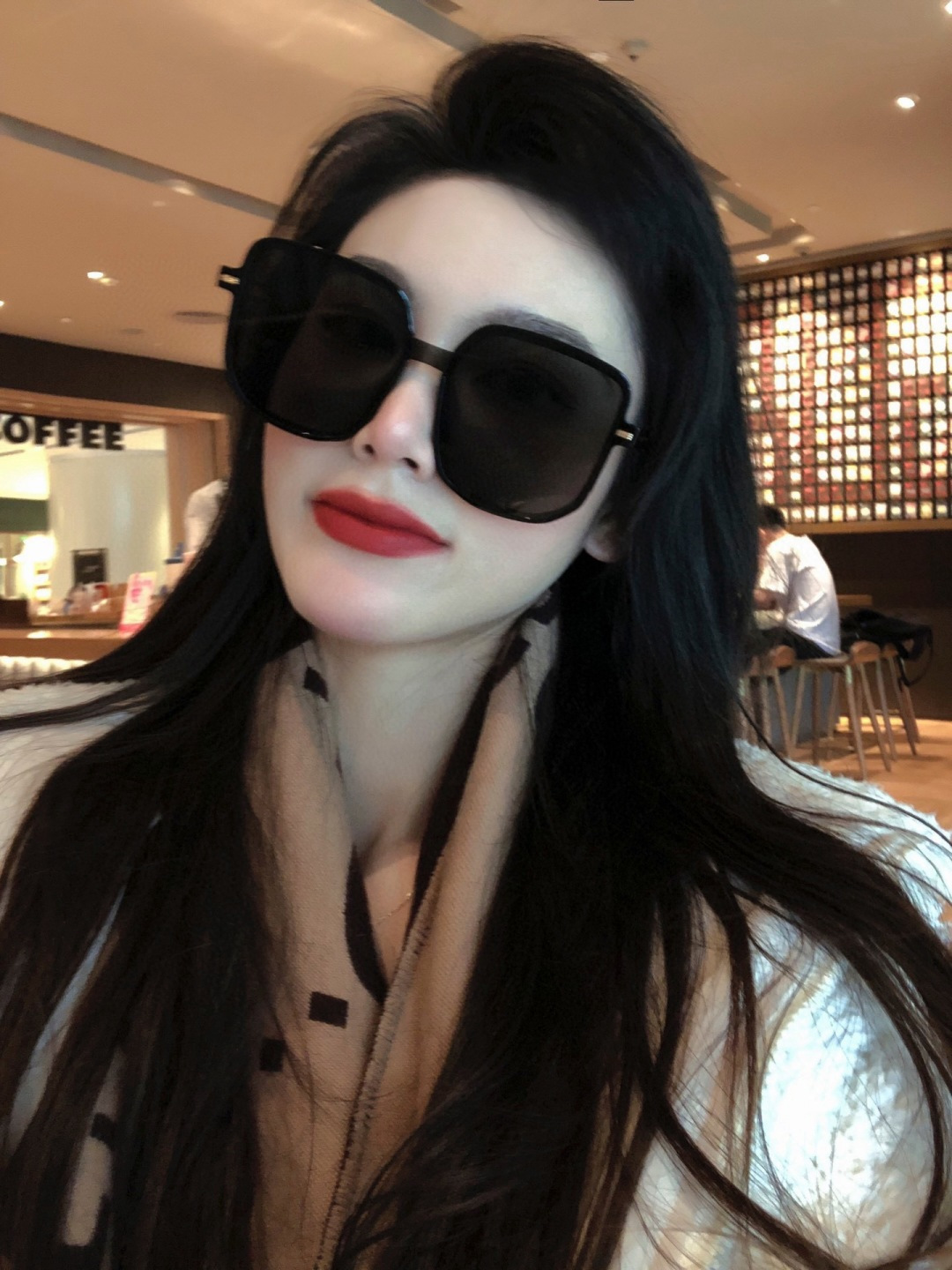 🔺 【DIOR-迪奥】2025开春新款 潮流爆款 时尚方框太阳镜 高品质 佩戴舒适 网红潮款墨镜 型号：