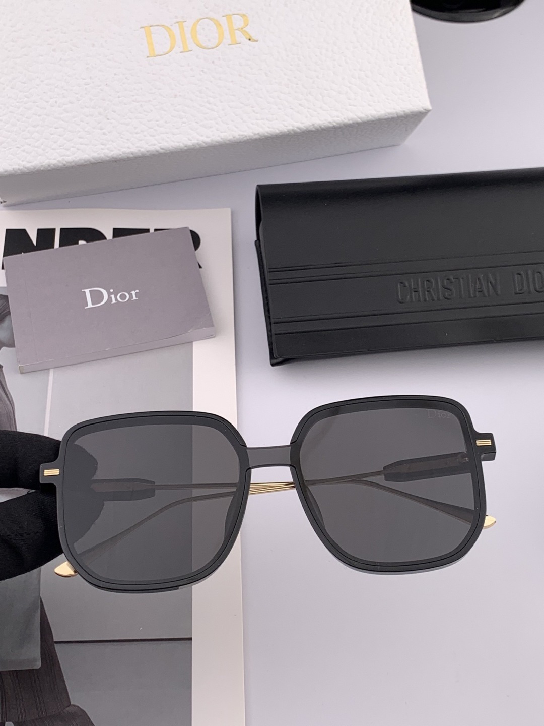 🔺 【DIOR-迪奥】2025开春新款 潮流爆款 时尚方框太阳镜 高品质 佩戴舒适 网红潮款墨镜 型号：