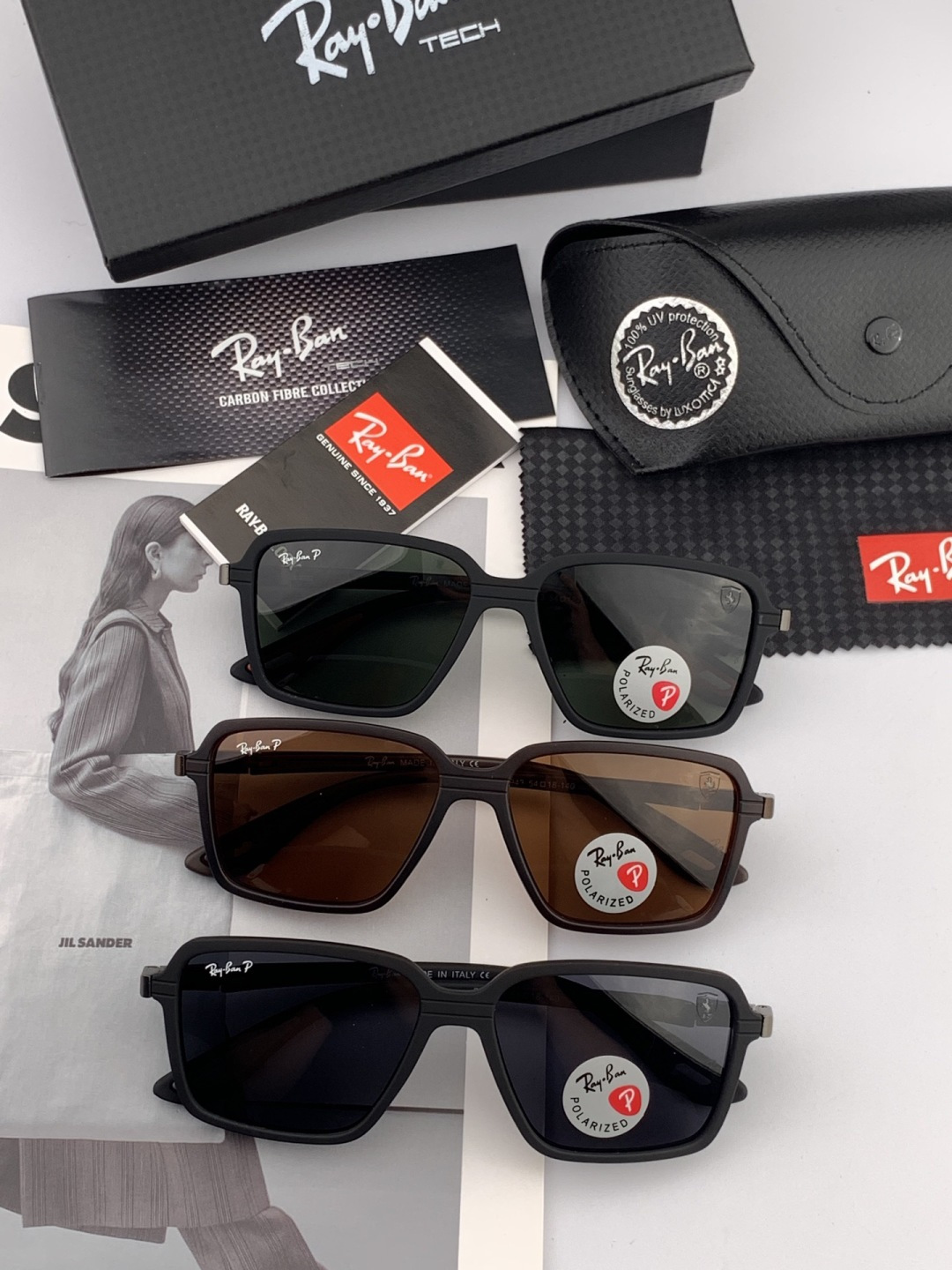 官方同步 品牌:雷朋经典男女士玻璃太阳镜 材质：美国宝丽来高清防爆钢化玻璃镜片 型号：RB3894