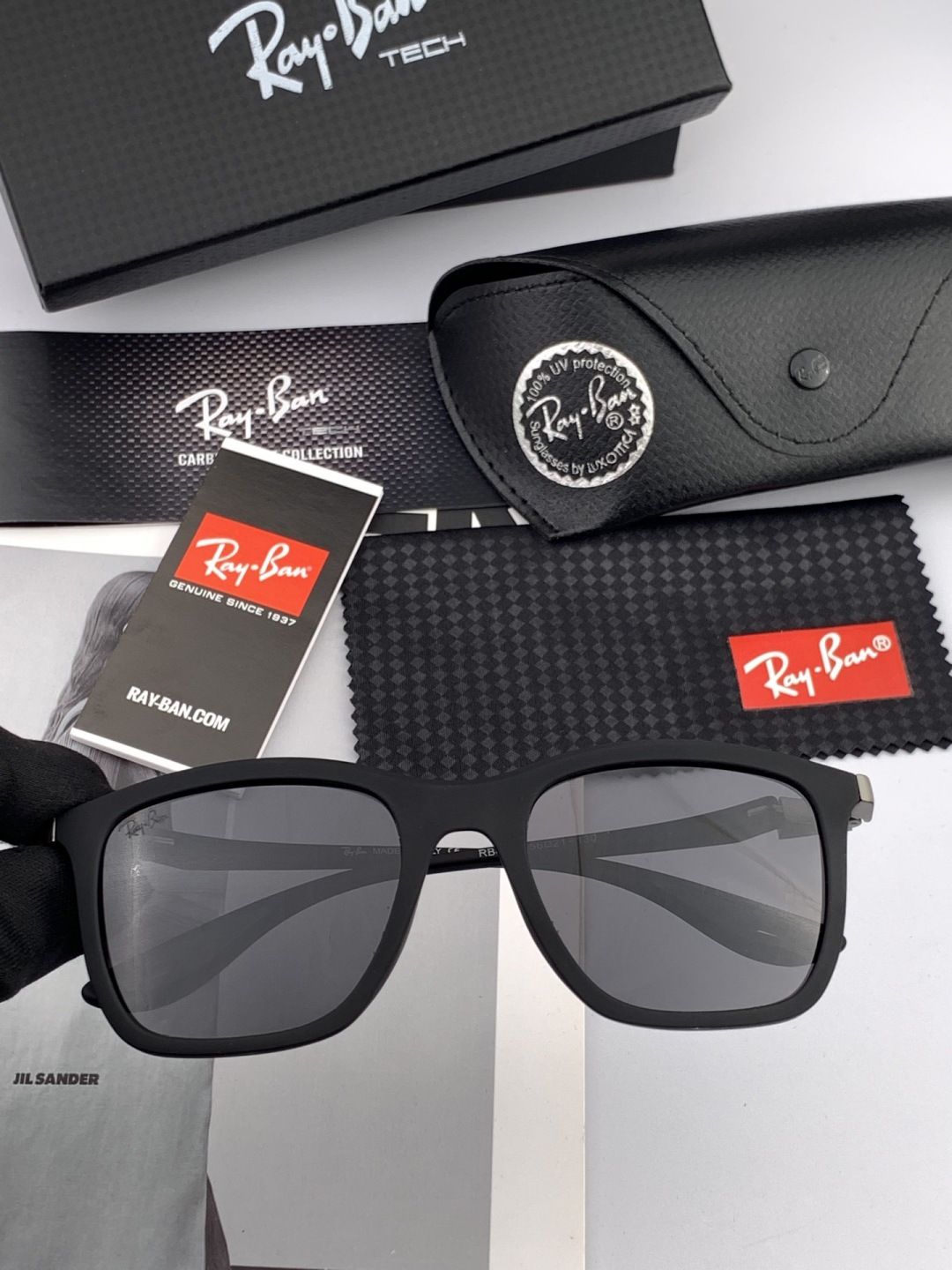 官方同步 品牌:雷朋经典男女士玻璃太阳镜 材质：美国宝丽来高清防爆钢化玻璃镜片 型号：RB3443