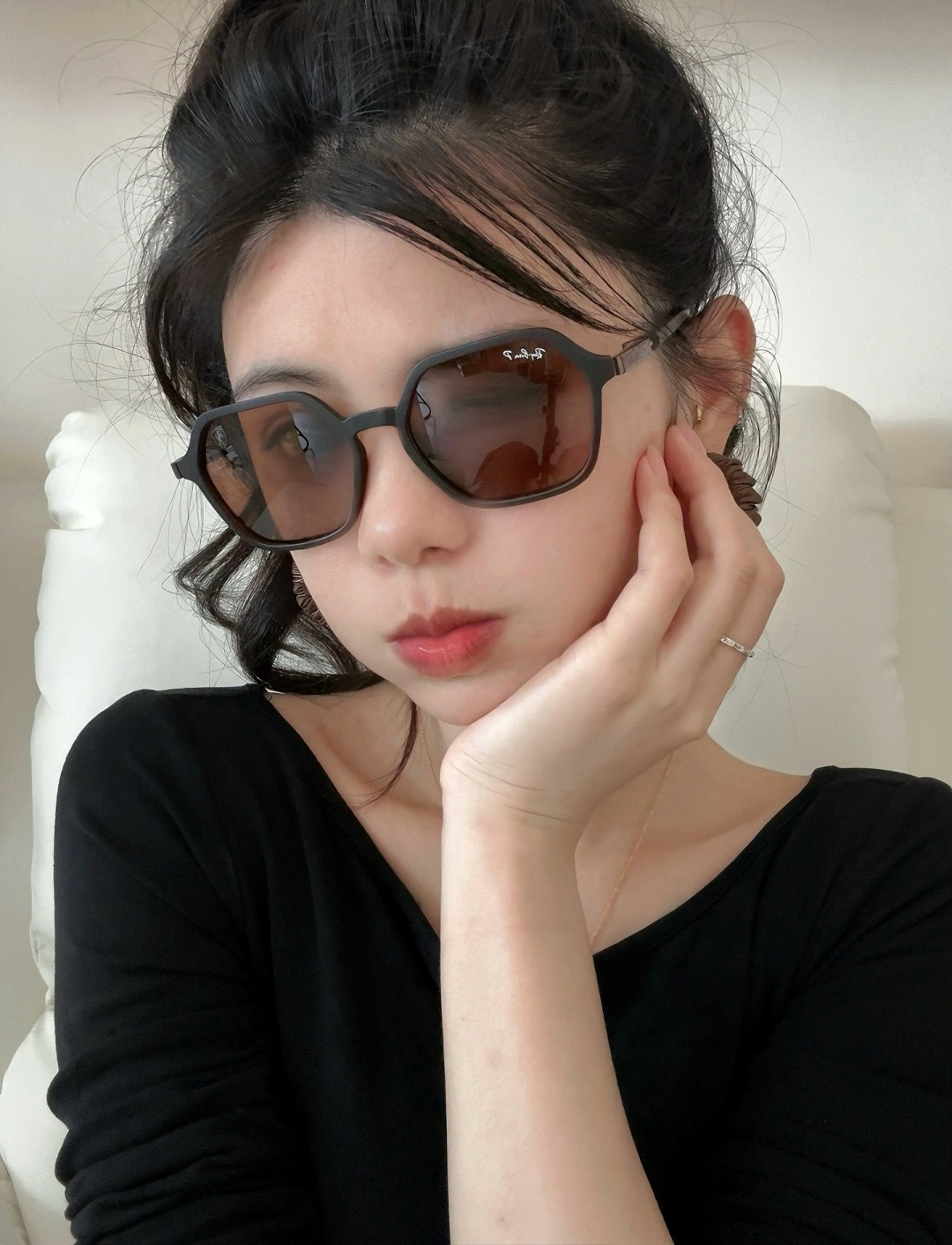 官方同步 品牌:雷朋经典男女士玻璃太阳镜 材质：美国宝丽来高清防爆钢化玻璃镜片 型号：RB5894