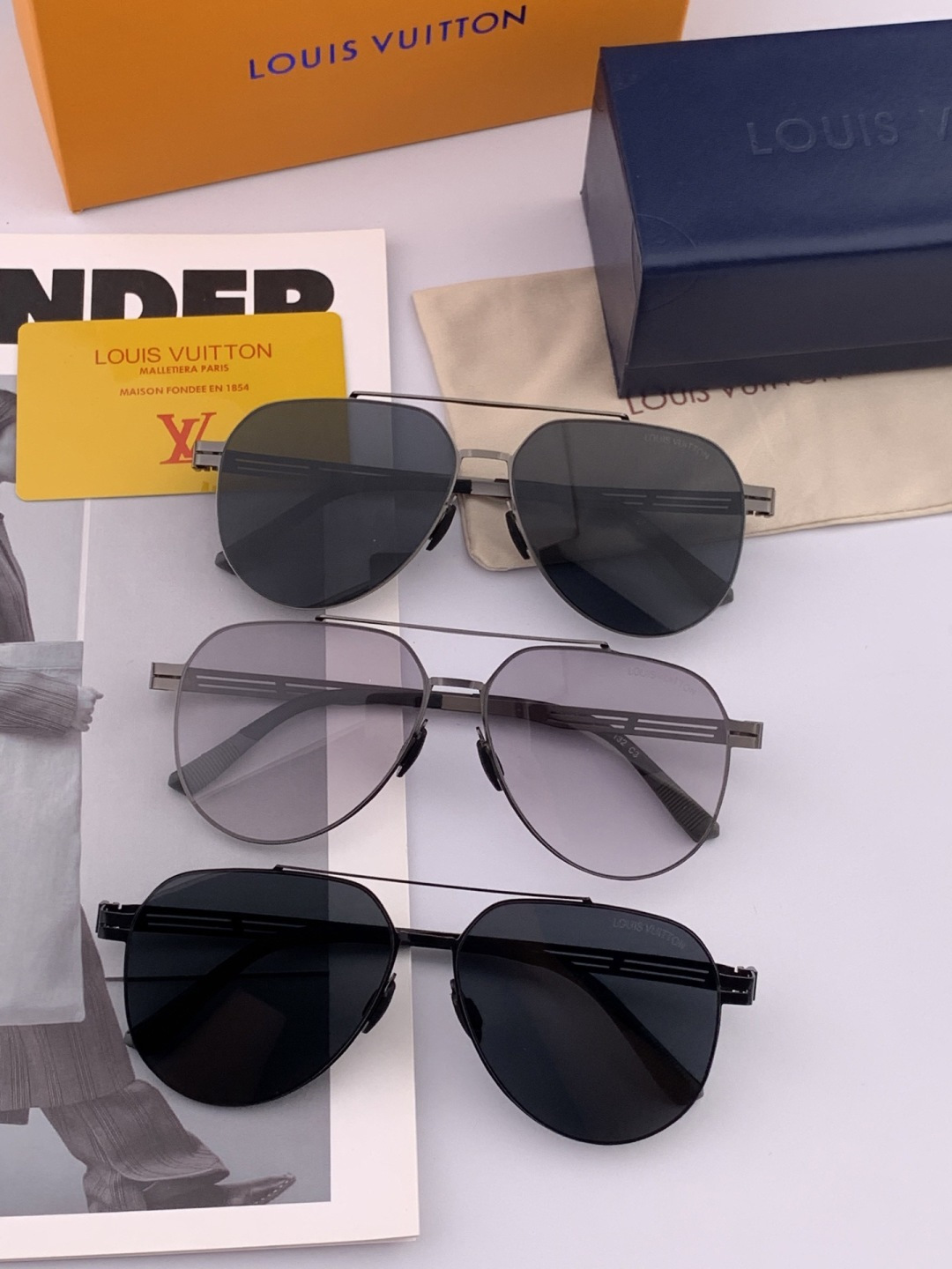 ♦️LV 2025新款男女情侣款太阳镜多边形墨镜iP电镀永不褪色 超轻超有弹性整幅眼镜无螺丝重要的是压不