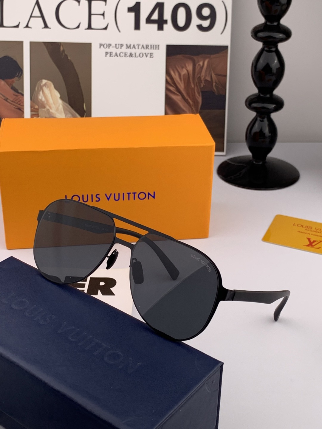 LV 男款炫彩飞行员偏光太阳镜 ❤️材质：高清尼龙加厚卡槽高清偏光镜片 🌹无边框镜架💕颜👍型号：L789
