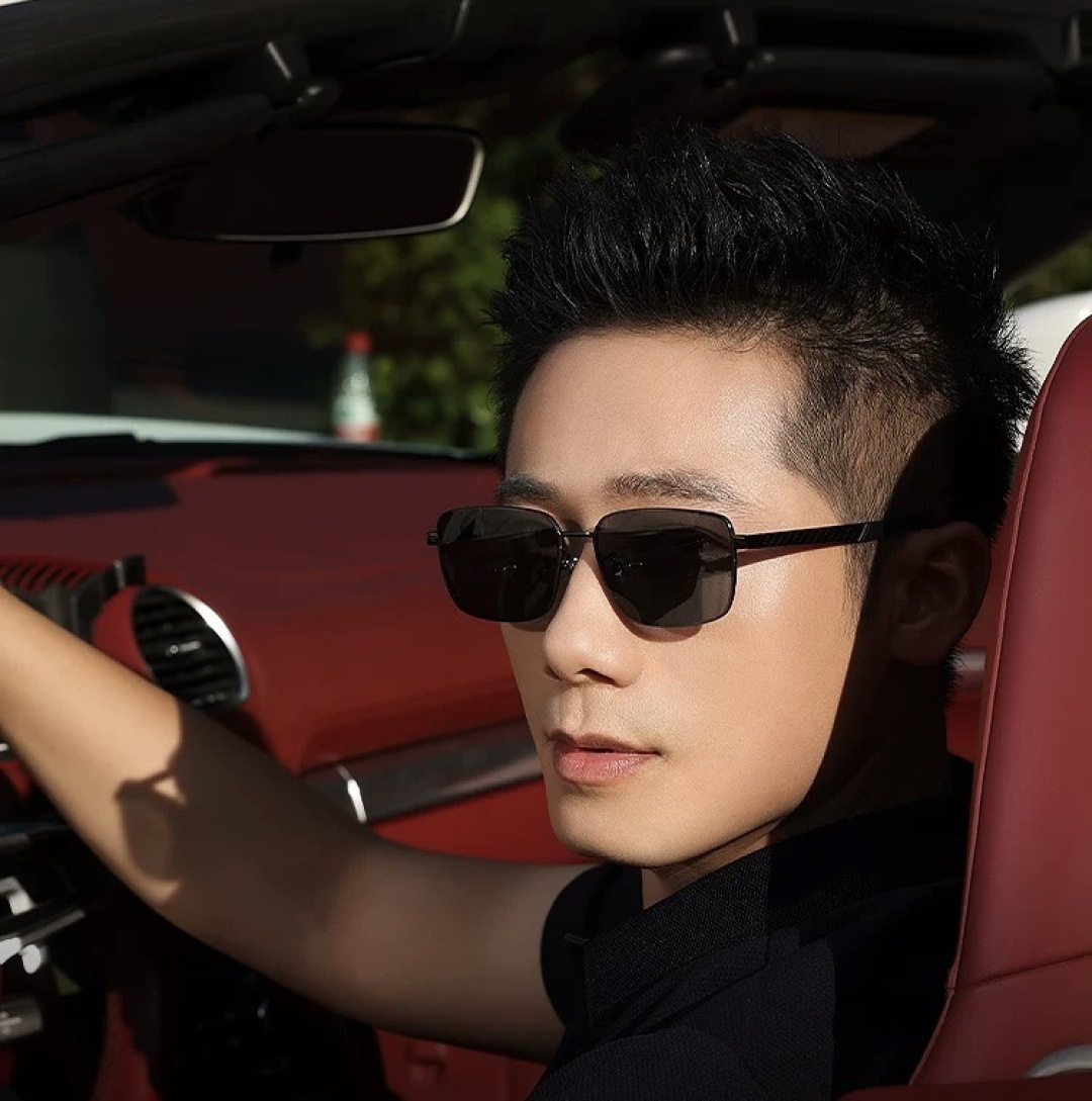 GUCCI 男款炫彩飞行员偏光太阳镜 ❤️材质：高清尼龙加厚卡槽高清偏光镜片 🌹无边框镜架💕颜👍型号：G