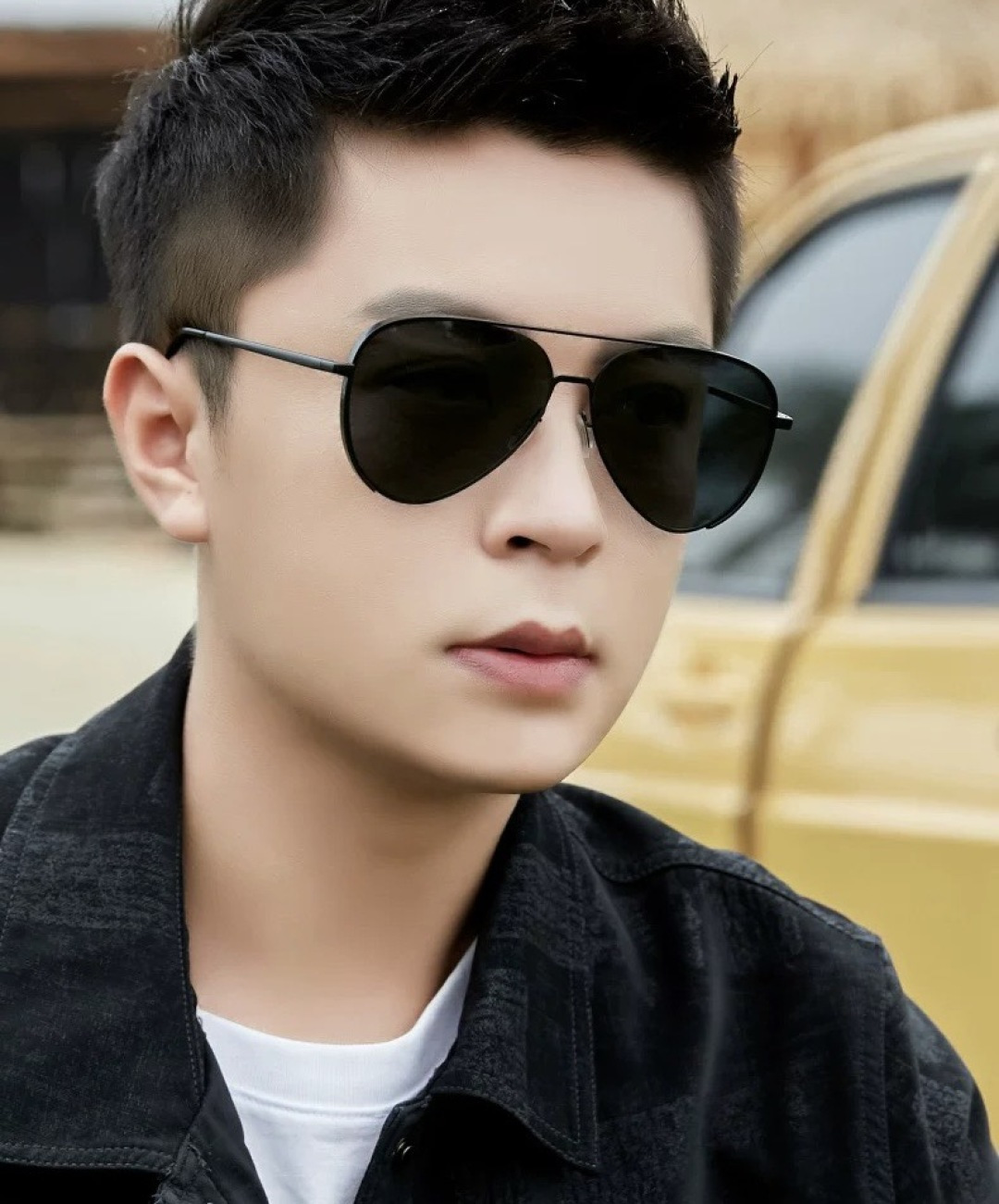 LV 男款炫彩飞行员偏光太阳镜 ❤️材质：高清尼龙加厚卡槽高清偏光镜片 🌹无边框镜架💕颜👍型号：L189