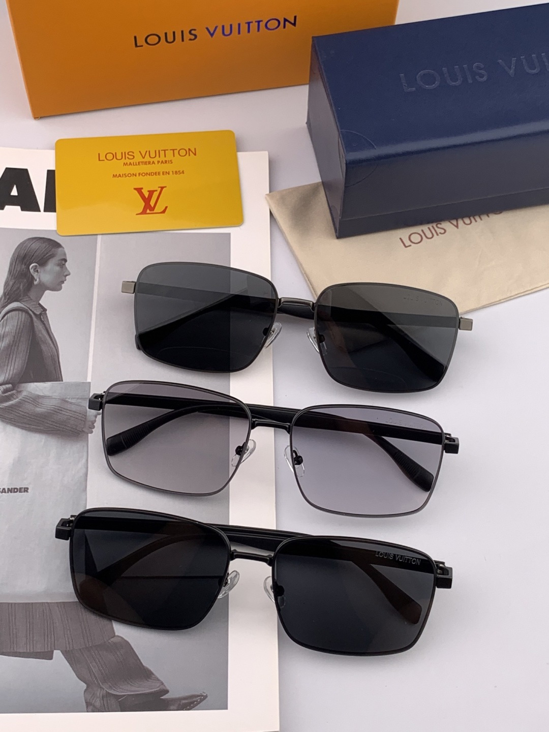 LV 男款炫彩飞行员偏光太阳镜 ❤️材质：高清尼龙加厚卡槽高清偏光镜片 🌹无边框镜架💕颜👍型号：L989