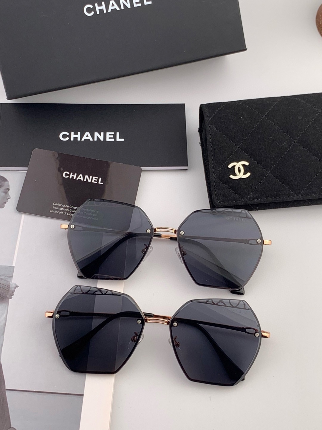 新品CHANEL 香奈儿太阳镜以独特魅力和前卫风格诠释春夏最新眼镜，质感超好佩带舒适 型号：CH7067