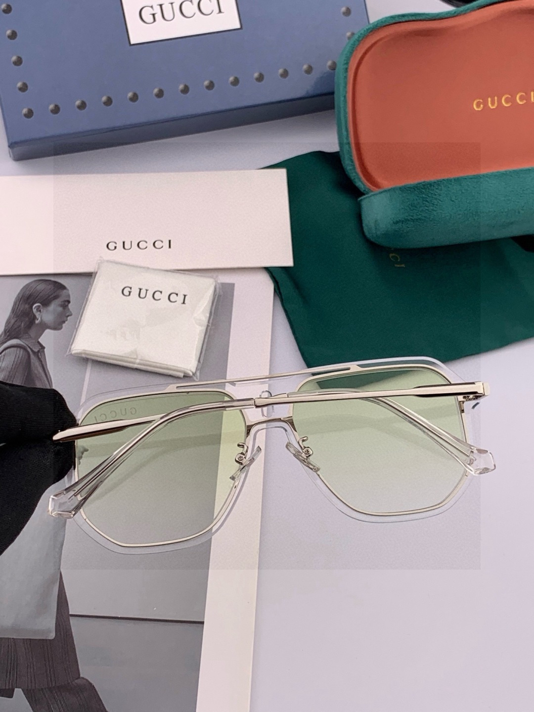 GUCC* 2025 新款男女情侣款太阳iP电镀永不褪色 卖点：超轻超有弹性整幅眼镜片：高清尼龙偏光镜片