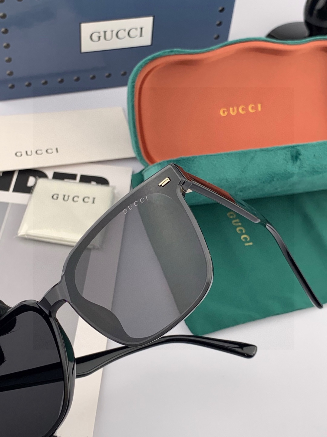 🔺 【GUCCI-尼龙太阳镜】2025开春新款 潮流爆款 时尚方框连体太阳镜 高品质 佩戴舒适 网红潮款