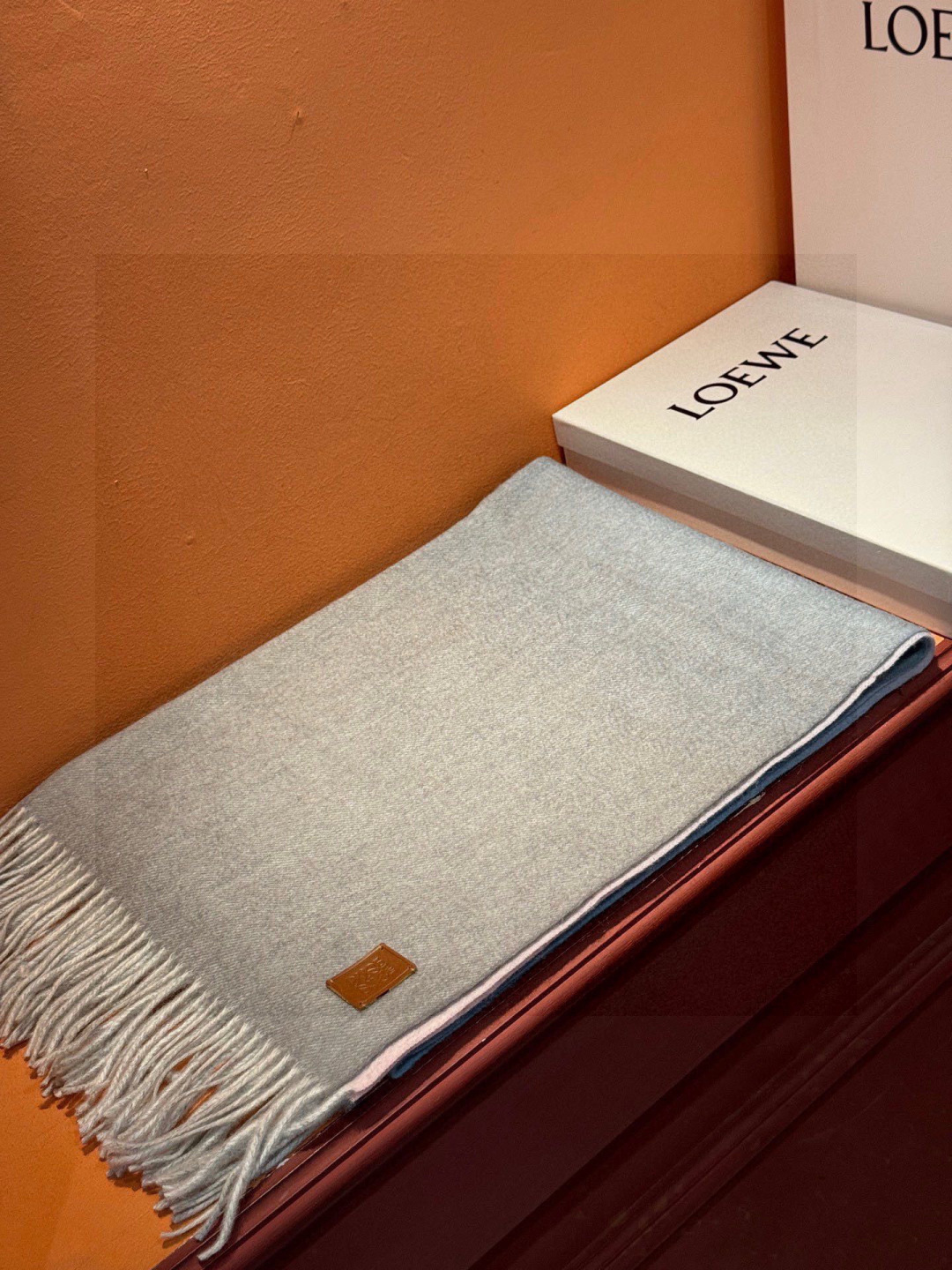 ✨✨太美了😍罗意威 美到要尖叫😱专柜最新款🎊英伦欧美范儿「多色渐变」又是一款即时尚又实用的大围巾&长巾，