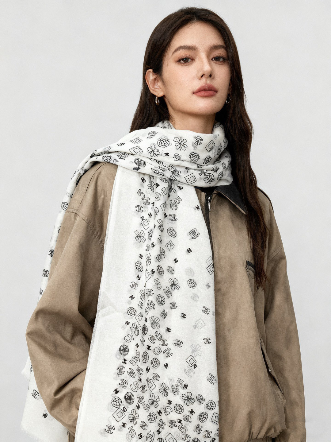 💟CHANEL香奈儿经典元素设计优雅大方，绕在颈间超级完美💋💋简直人间的尤物😍 专柜品质[玫瑰]长巾10