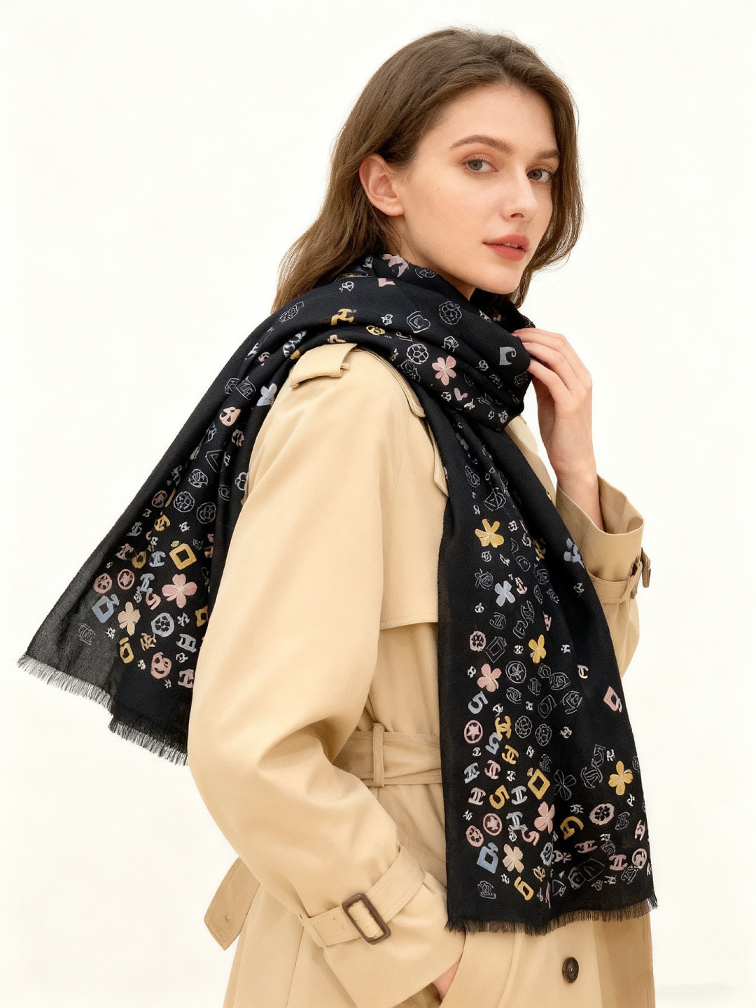 💟CHANEL香奈儿经典元素设计优雅大方，绕在颈间超级完美💋💋简直人间的尤物😍 专柜品质[玫瑰]长巾10