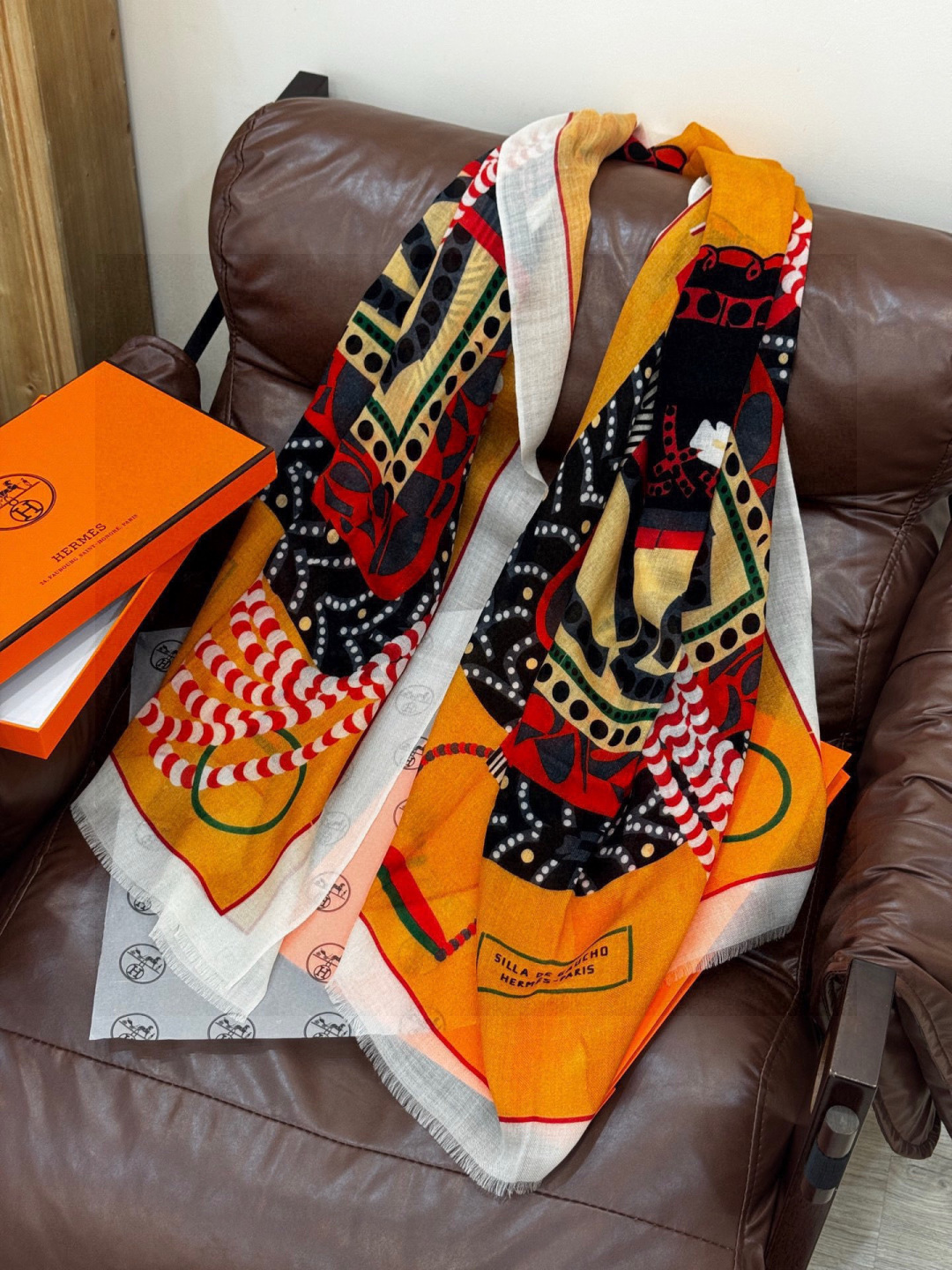 专柜同步 Hermes家买了都说好看【马鞍羊绒长巾】‼️推荐💕顶级工艺超值‼️爱马仕专柜爆款🎁🎁羊绒长巾