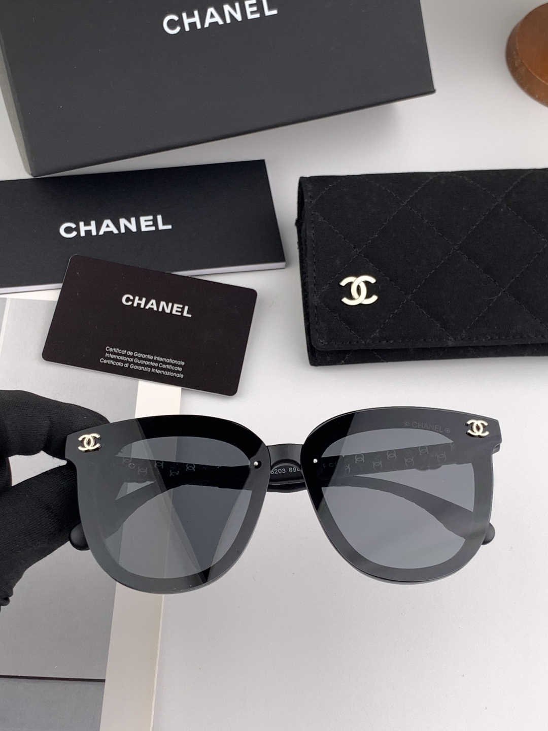 Chanel大框太阳镜墨镜 经典的方框设计，不挑脸型，无论搭配大衣还是连衣裙都非常显气质偏光镜片预防紫外