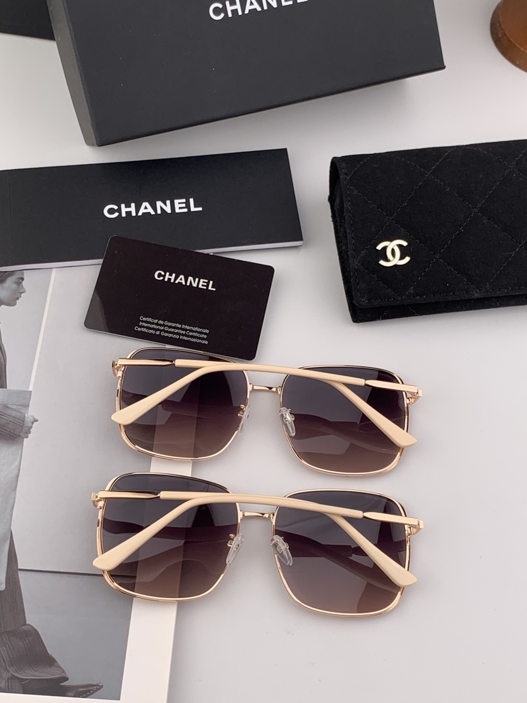 新品CHANEL 香奈儿太阳镜以独特魅力和前卫风格诠释春夏最新眼镜，质感超好佩带舒适 型号：CH2077