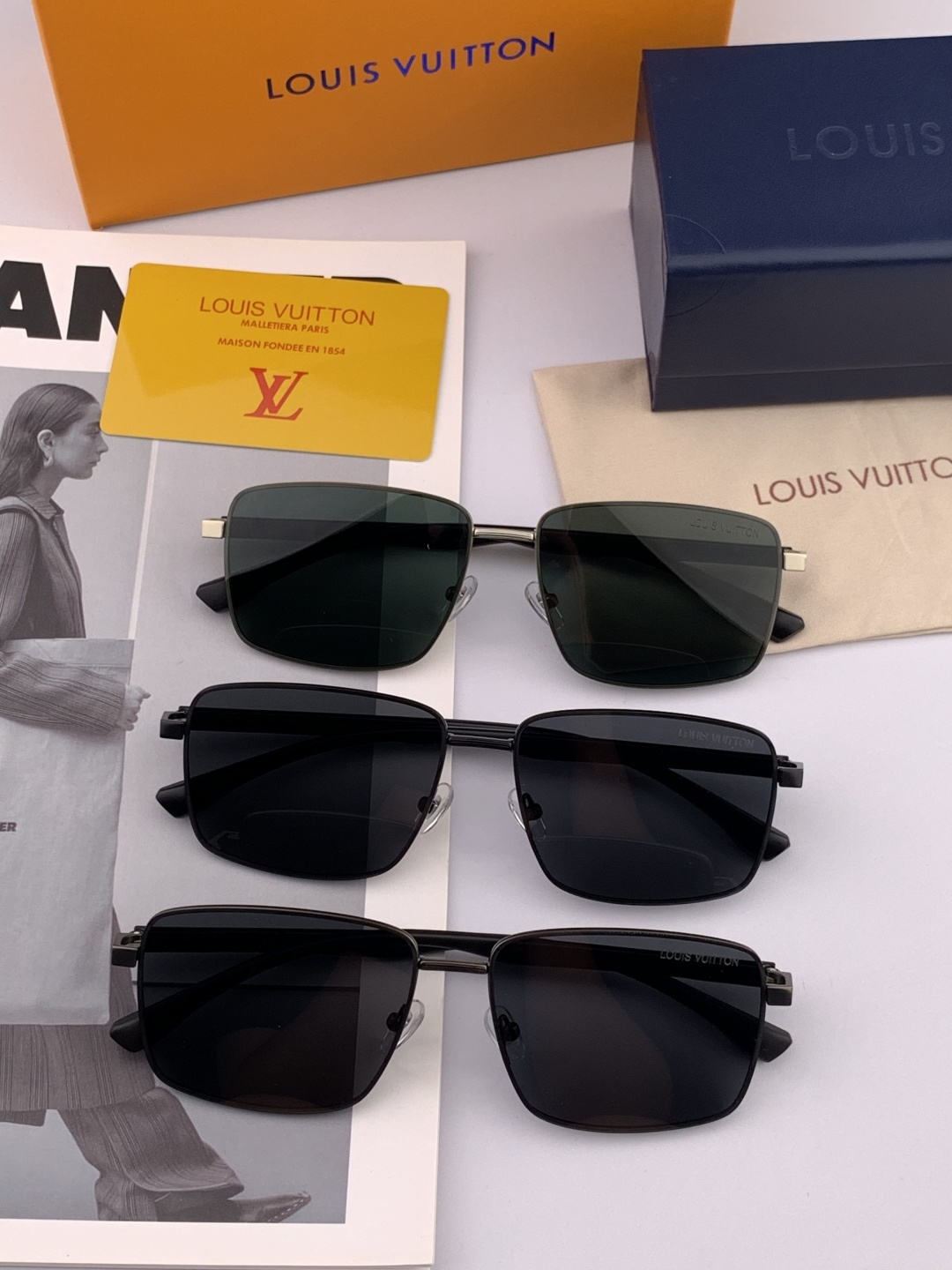 LV 男款炫彩飞行员偏光太阳镜 ❤️材质：高清尼龙加厚卡槽高清偏光镜片 🌹无边框镜架💕颜👍型号：L189