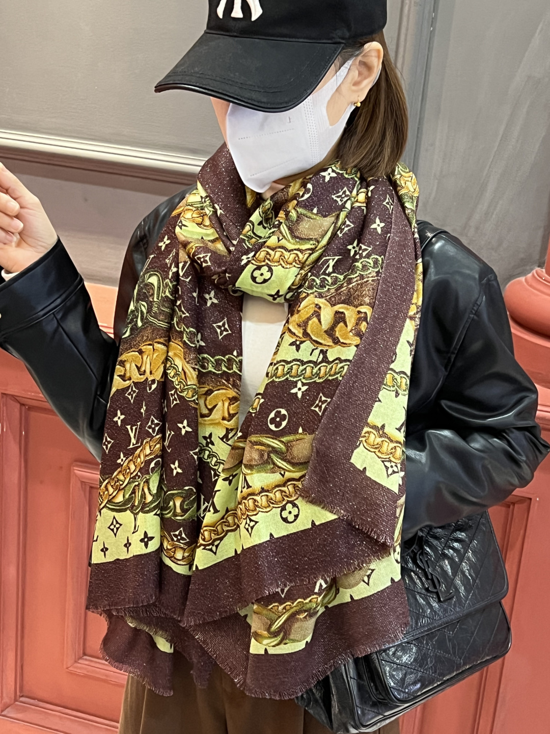 会发光发亮的围巾真心赞‼️驴家【L链条花纹银丝长巾】银丝印花羊绒长巾，🌾新款方巾来撷Nouficel 胶