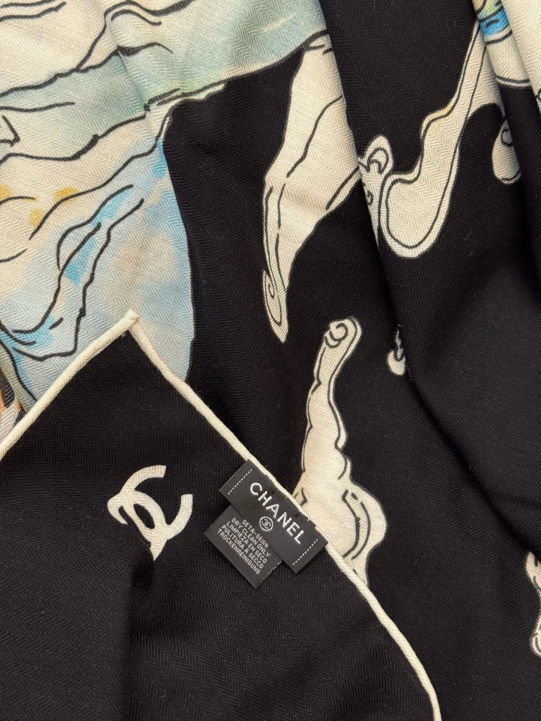 Chanel 25高级手工坊系列～～【140顶级丝绒双面同色披肩】25高级手工坊系列作品梦幻而极具电影感