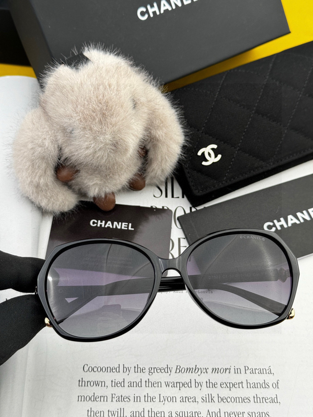 【CHANEL】香奈儿 2025新款潮流爆款 时尚方框太阳镜 佩戴舒适 网红潮款墨镜 女士高清加厚偏光太