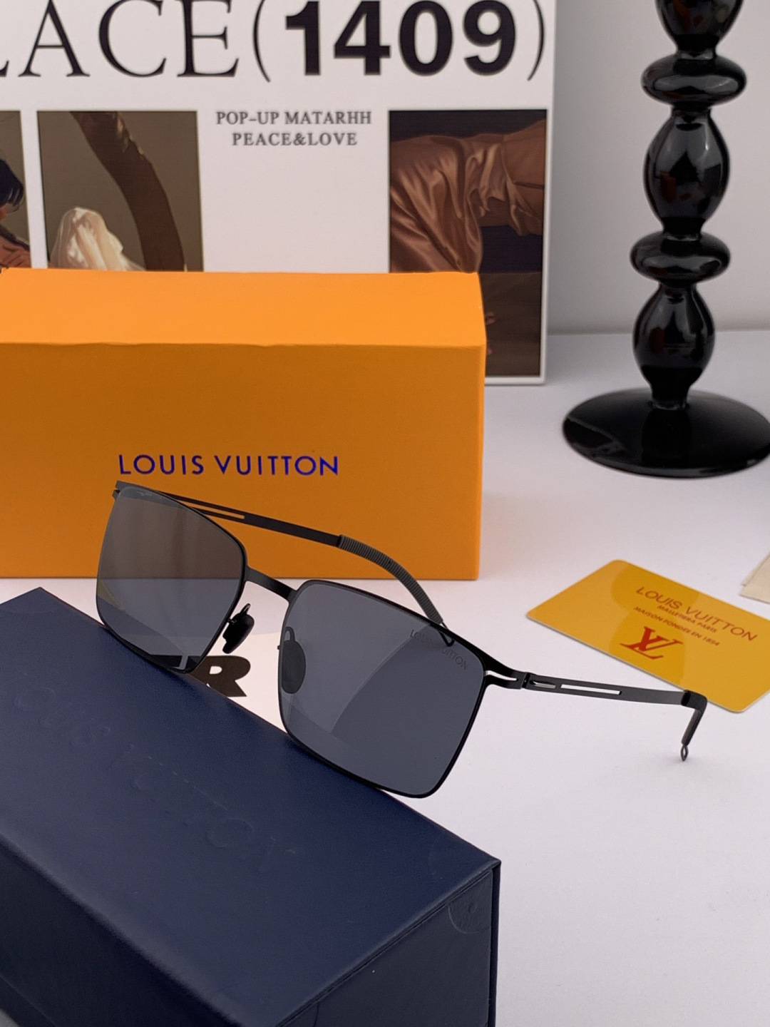 ♦️LV 2025新款男女情侣款太阳镜多边形墨镜iP电镀永不褪色 超轻超有弹性整幅眼镜无螺丝重要的是压不