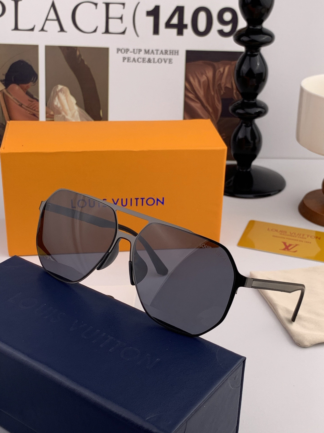 LV 男款炫彩飞行员偏光太阳镜 ❤️材质：高清尼龙加厚卡槽高清偏光镜片 🌹无边框镜架💕颜👍型号：L622