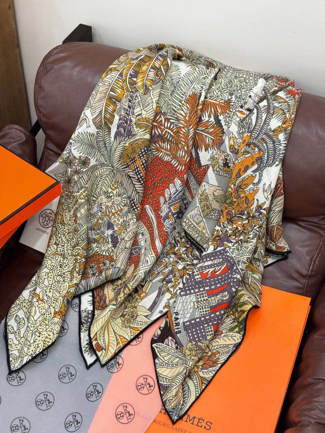 💟2025年秋冬抢先 上新💞【双面同色丝绒方巾】手工卷边山羊绒和真丝混纺披肩（70%山羊绒，30%桑蚕丝