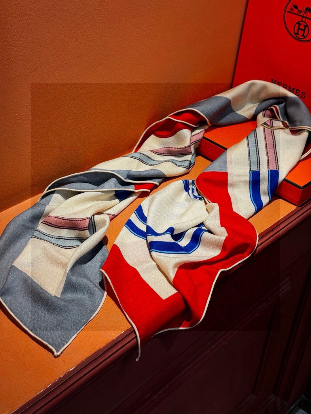 羊绒新款🆕🏇🏇买了都说好看‼️推荐💕【华丽的缰辔双面同色140】羊绒方巾，顶级工艺超值‼️爱马仕专柜爆款