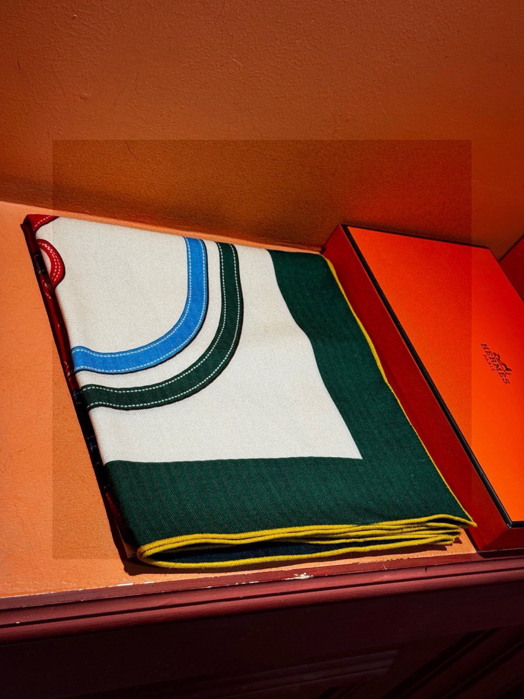 羊绒新款🆕🏇🏇买了都说好看‼️推荐💕【华丽的缰辔双面同色140】羊绒方巾，顶级工艺超值‼️爱马仕专柜爆款