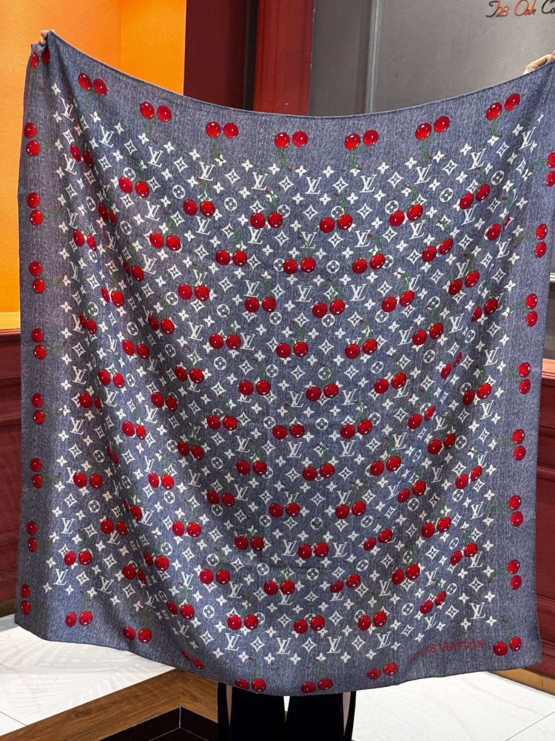 LV X TM MONOGRAMCERISE 140丝绒方巾【140双面丝绒同色】LV × TM Mon