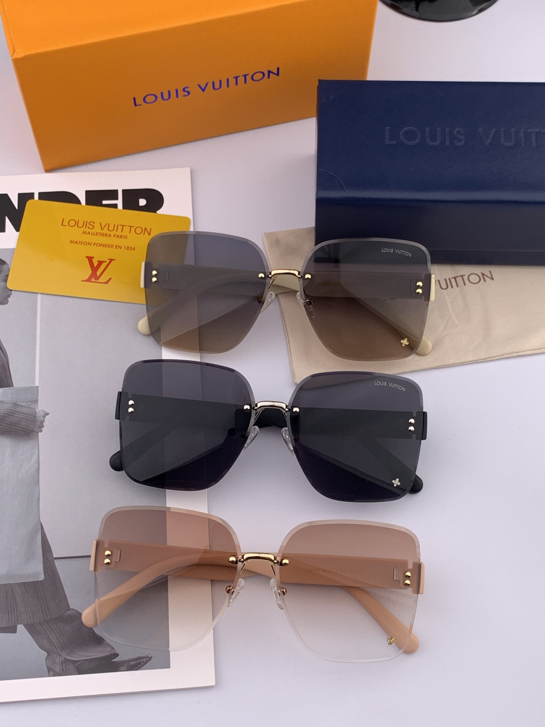 lv大框太阳镜墨镜经典的方框设计，不挑脸型，无论搭配大衣还是连衣裙都非常显气质尼龙镜片预防紫外线 型号：