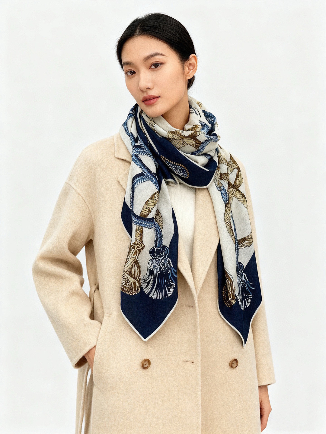 💟2025年秋冬上新💞【双面同色丝毛方巾】手工卷边山羊绒和真丝混纺披肩（70%山羊绒，30%桑蚕丝）这款