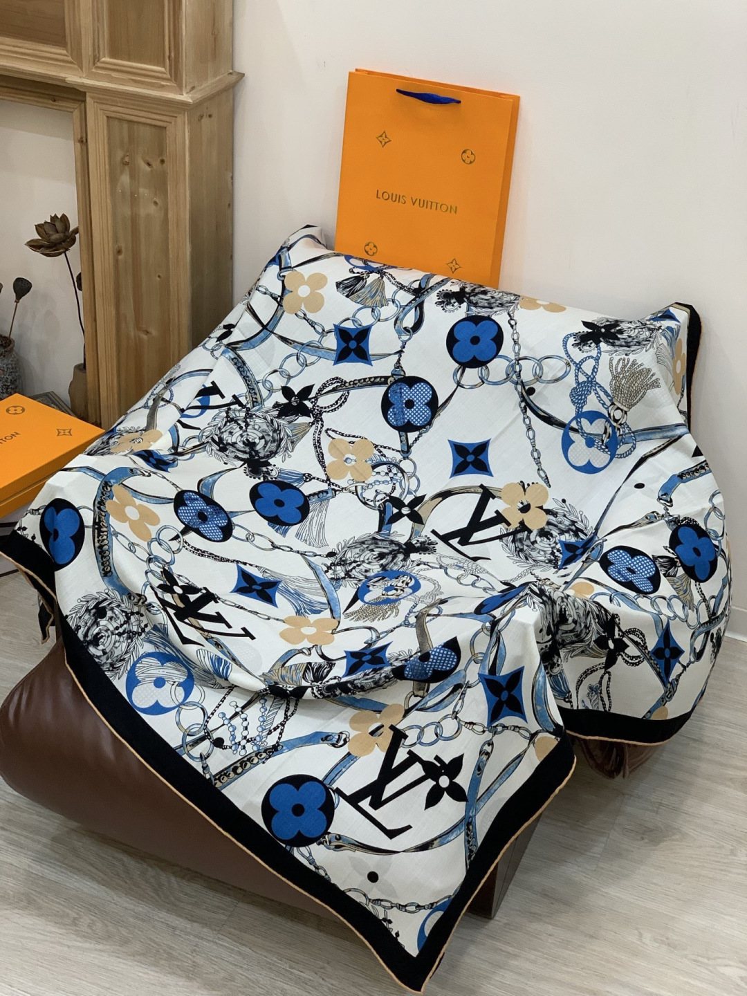 LV x TM 140披肩【140顶级丝绒双面同色披肩】本款LVxTMMonogram Multicol