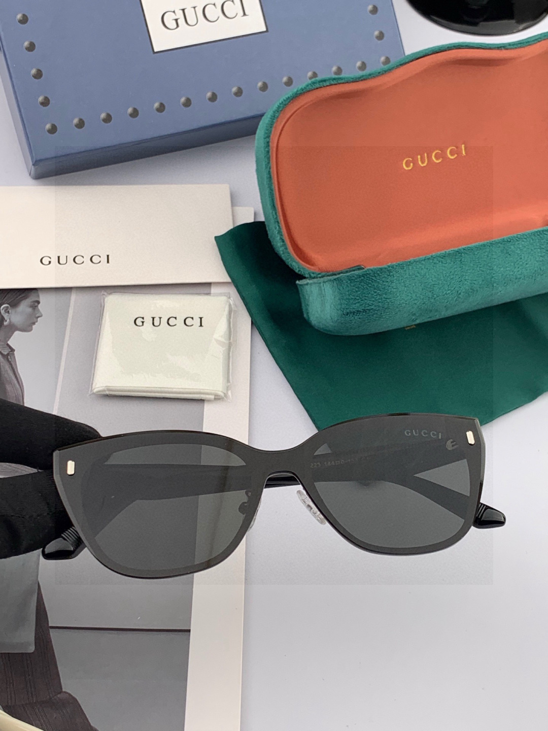 GUCCI 新款连体尼龙偏光太眼镜，情侣款时尚方框太阳镜佩戴舒适网红潮流款墨镜，大气女人范儿，大脸小脸都