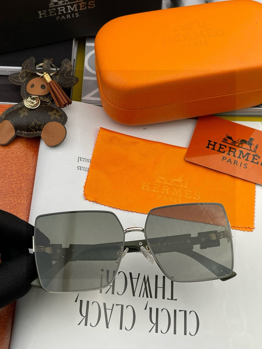 【尼龙偏光系列】爱马仕 经典的方框设计，不挑脸型，无论搭配大衣还是连衣裙都非常显气质尼龙偏光镜片预防紫外