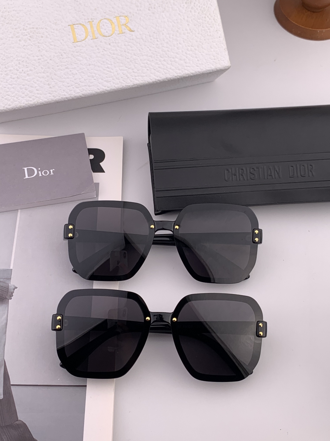 GUCCI 新款尼龙偏光太眼镜，无框钻石 切边更有质感，大气女人范儿，大脸小脸都好看 ！型号：G0322