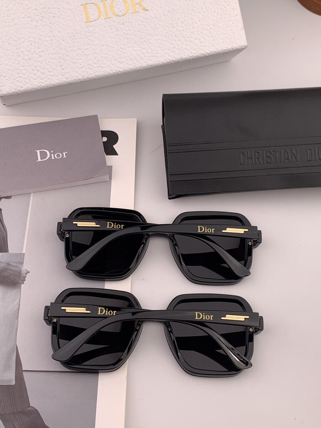 GUCCI 新款尼龙偏光太眼镜，无框钻石 切边更有质感，大气女人范儿，大脸小脸都好看 ！型号：G0322