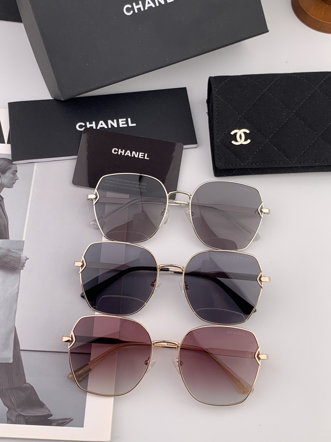 新品CHANEL 香奈儿太阳镜以独特魅力和前卫风格诠释春夏最新眼镜，质感超好佩带舒适 型号：CH9581