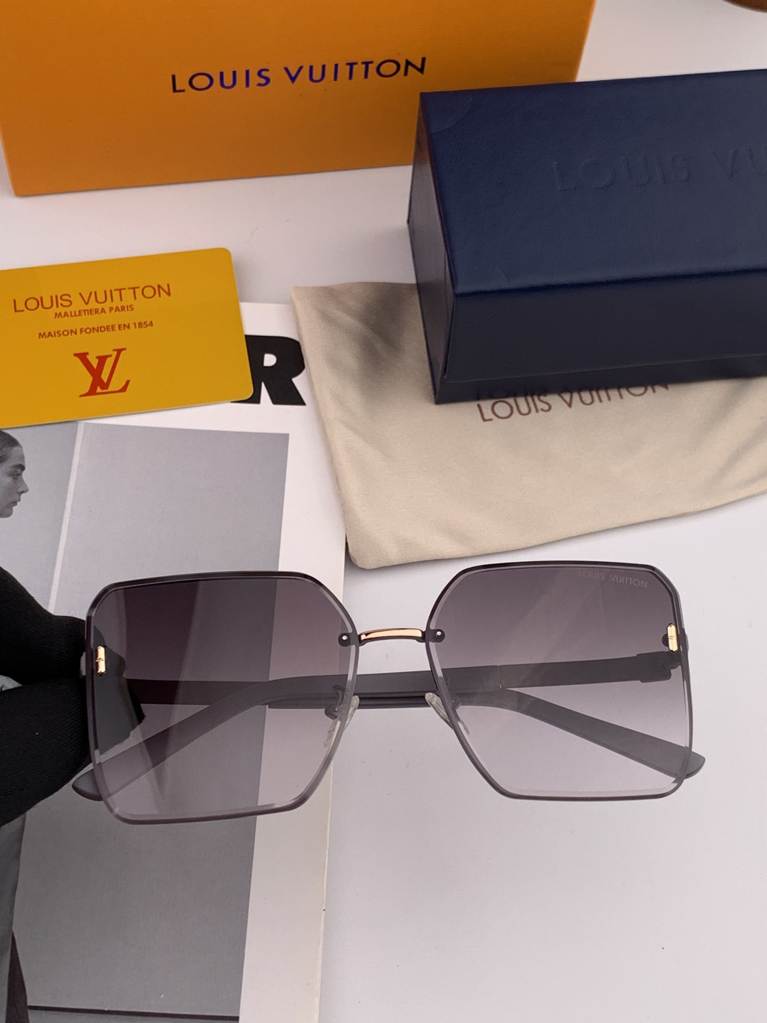 【TR尼龙偏光系列】lv大框太阳镜墨镜经典的方框设计，不挑脸型，无论搭配大衣还是连衣裙都非常显气质尼龙偏