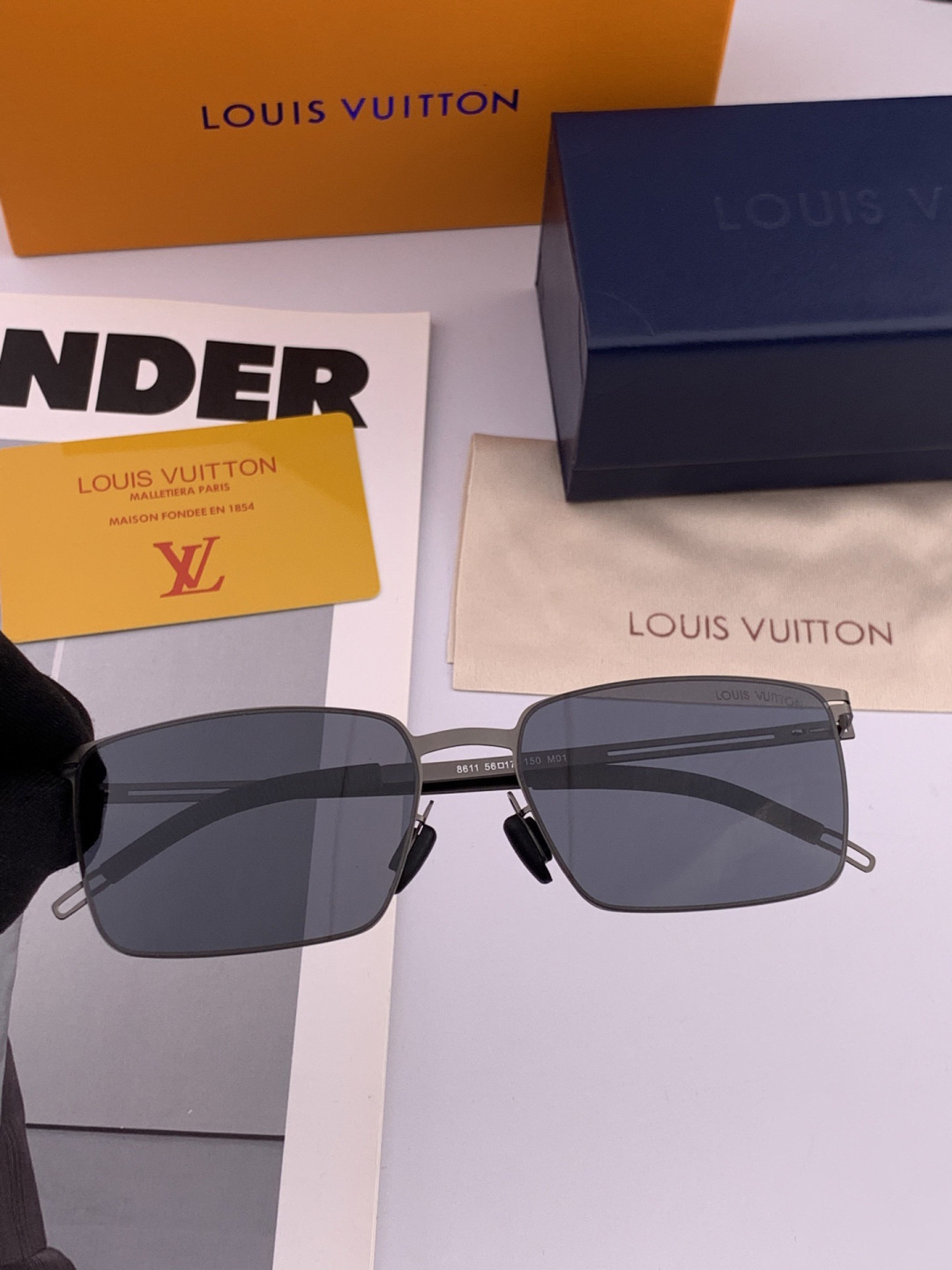 GUCCI 男款炫彩飞行员偏光太阳镜 ❤️材质：高清尼龙加厚卡槽高清偏光镜片 🌹无边框镜架💕颜👍型号：G