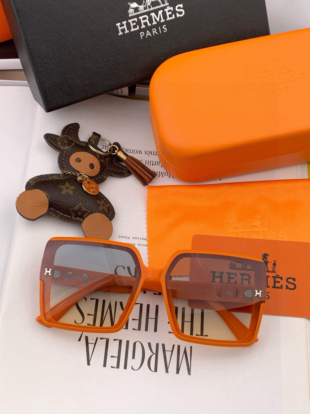 【TR尼龙偏光系列】爱马仕 经典的方框设计，不挑脸型，无论搭配大衣还是连衣裙都非常显气质尼龙偏光镜片预防