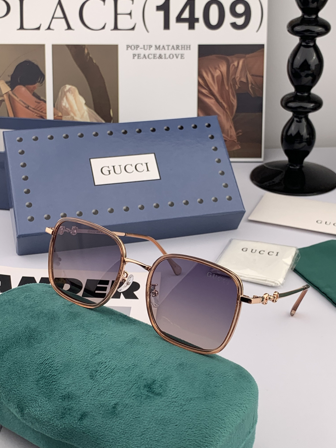 Gucci墨镜 新款 。 方框设计再优雅的同时还能在视觉上修饰脸型，敲显脸小，不挑脸型 复古的马衔扣配上