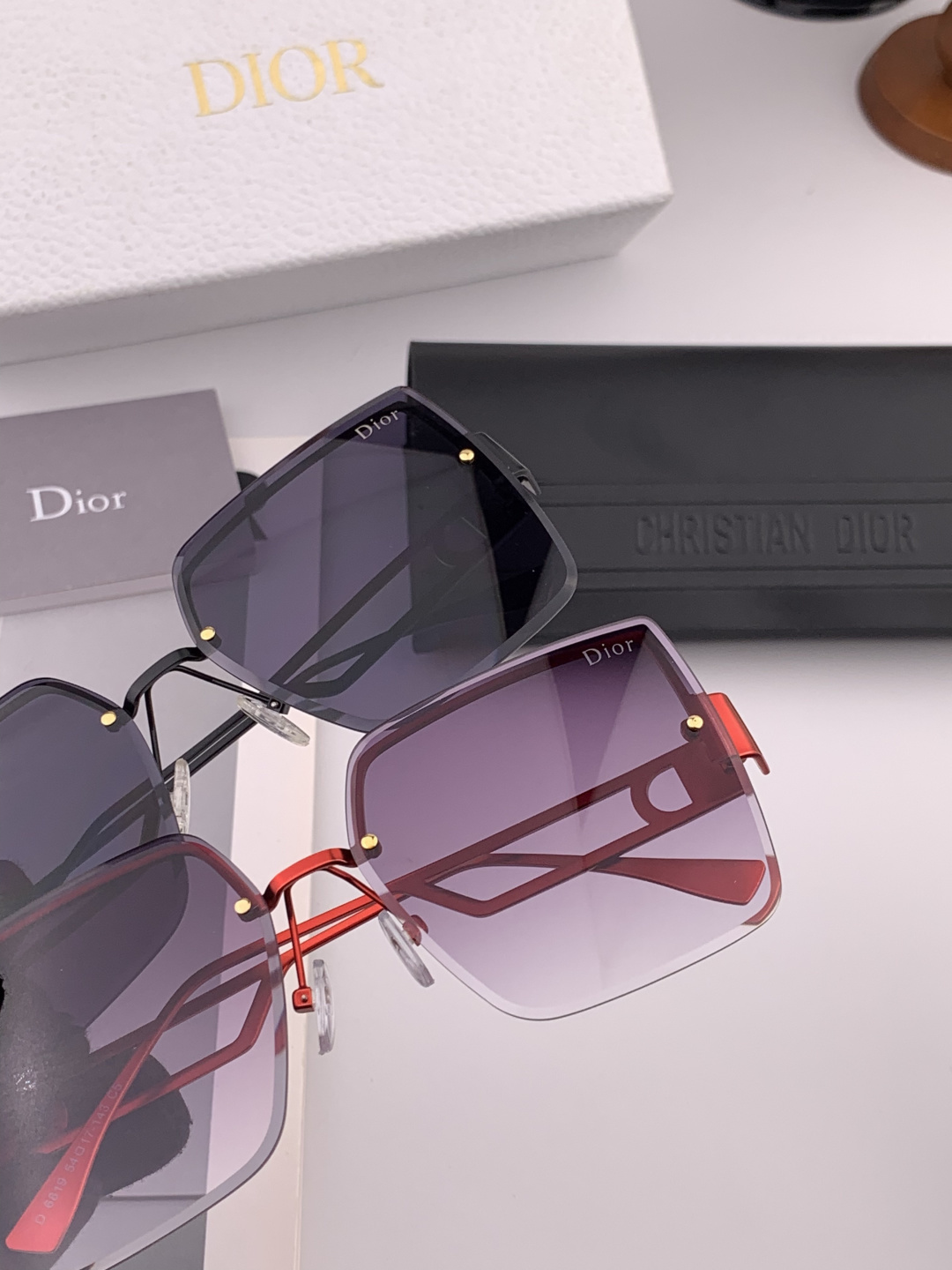 🔺 【DIOR-迪奥】开春新款 潮流爆款 时尚方框太阳镜 高品质 佩戴舒适 网红潮款墨镜 型号：D968