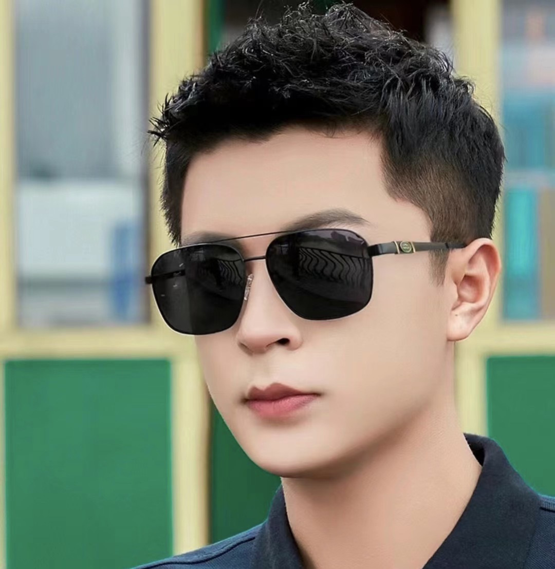 路虎。 高品质男女款墨镜 👍 进口宝丽来偏光镜片 。蛤蟆镜 开车钓鱼都可 。