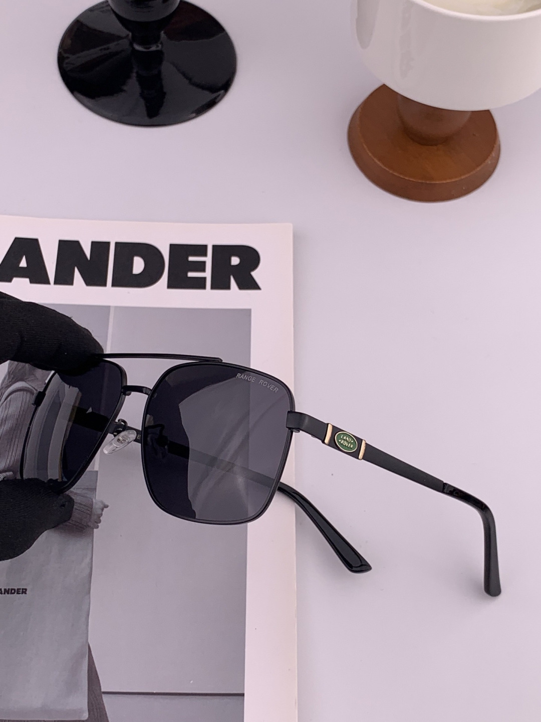 路虎。 高品质男女款墨镜 👍 进口宝丽来偏光镜片 。蛤蟆镜 开车钓鱼都可 。