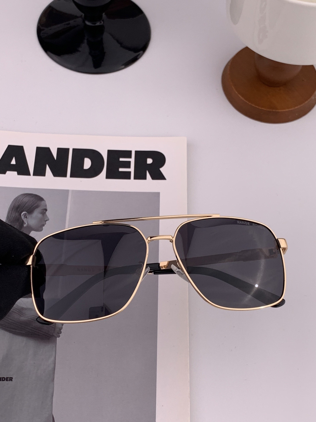 路虎。 高品质男女款墨镜 👍 进口宝丽来偏光镜片 。蛤蟆镜 开车钓鱼都可 。