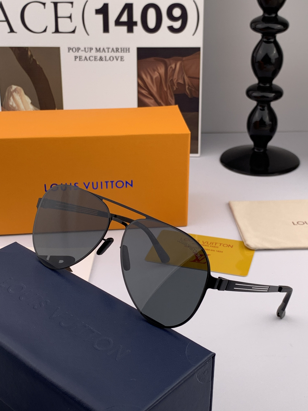 ♦️LV 新款男女情侣款太阳镜多边形墨镜iP电镀永不褪色 超轻超有弹性整幅眼镜无螺丝重要的是压不坏 高清