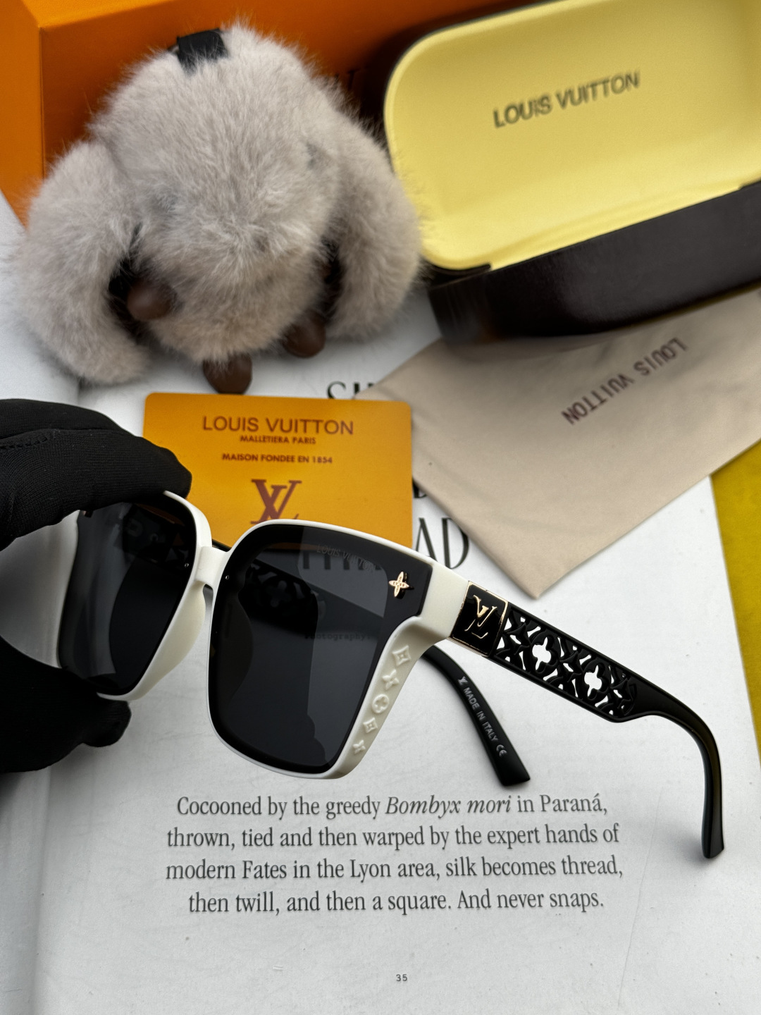 LV 新款女士方框太阳眼镜 开车墨镜 新款太阳镜 时尚大方 舒适轻盈 精致奢华 超轻 型号：L2132