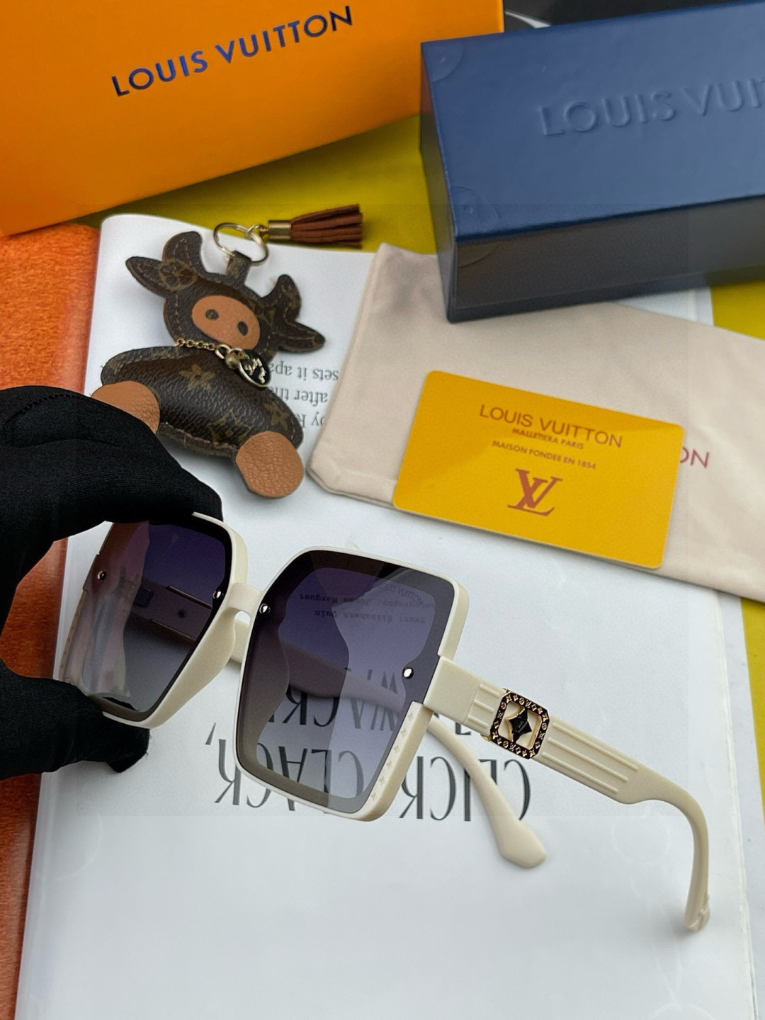 【TR偏光系列】lv大框太阳镜墨镜经典的方框设计，不挑脸型，无论搭配大衣还是连衣裙都非常显气质偏光镜片预