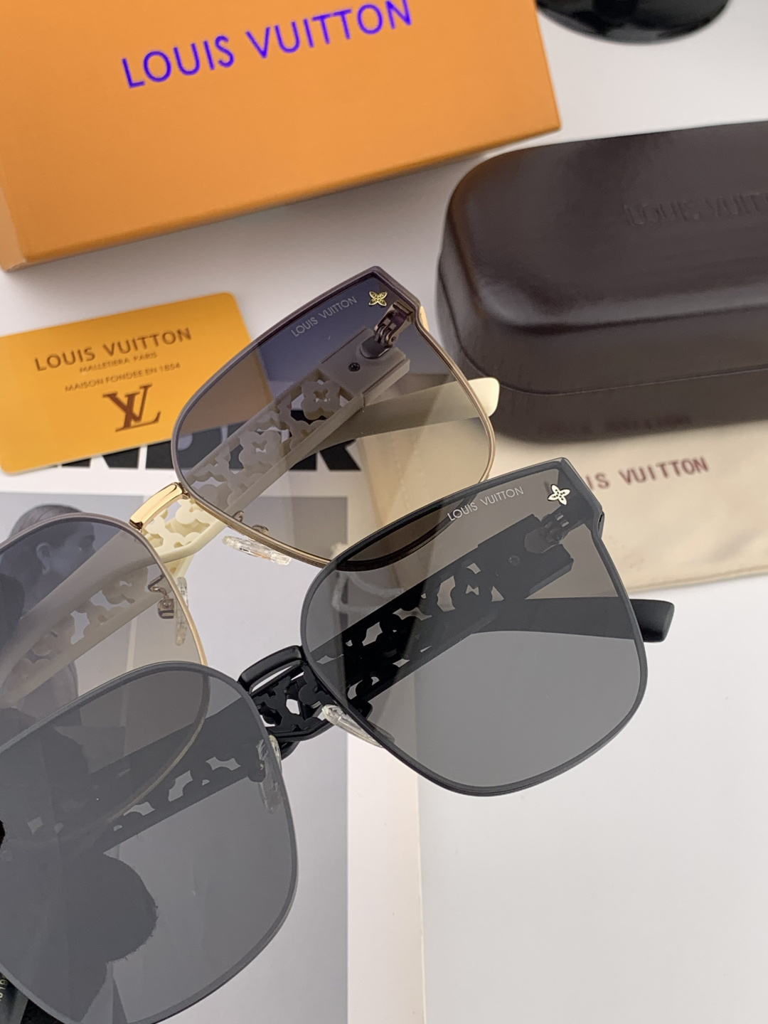 【尼龙偏光系列】lv大框太阳镜墨镜经典的方框设计，不挑脸型，无论搭配大衣还是连衣裙都非常显气质尼龙偏光镜